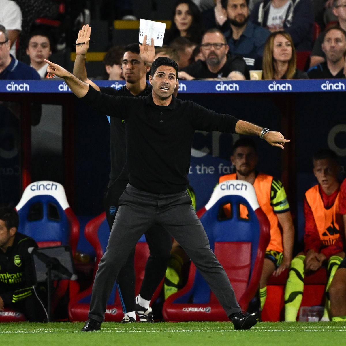 Mikel Arteta coaching against Crystal Palace