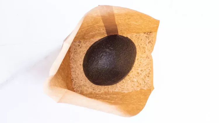 Using rice is an alternative method of ripening avocados