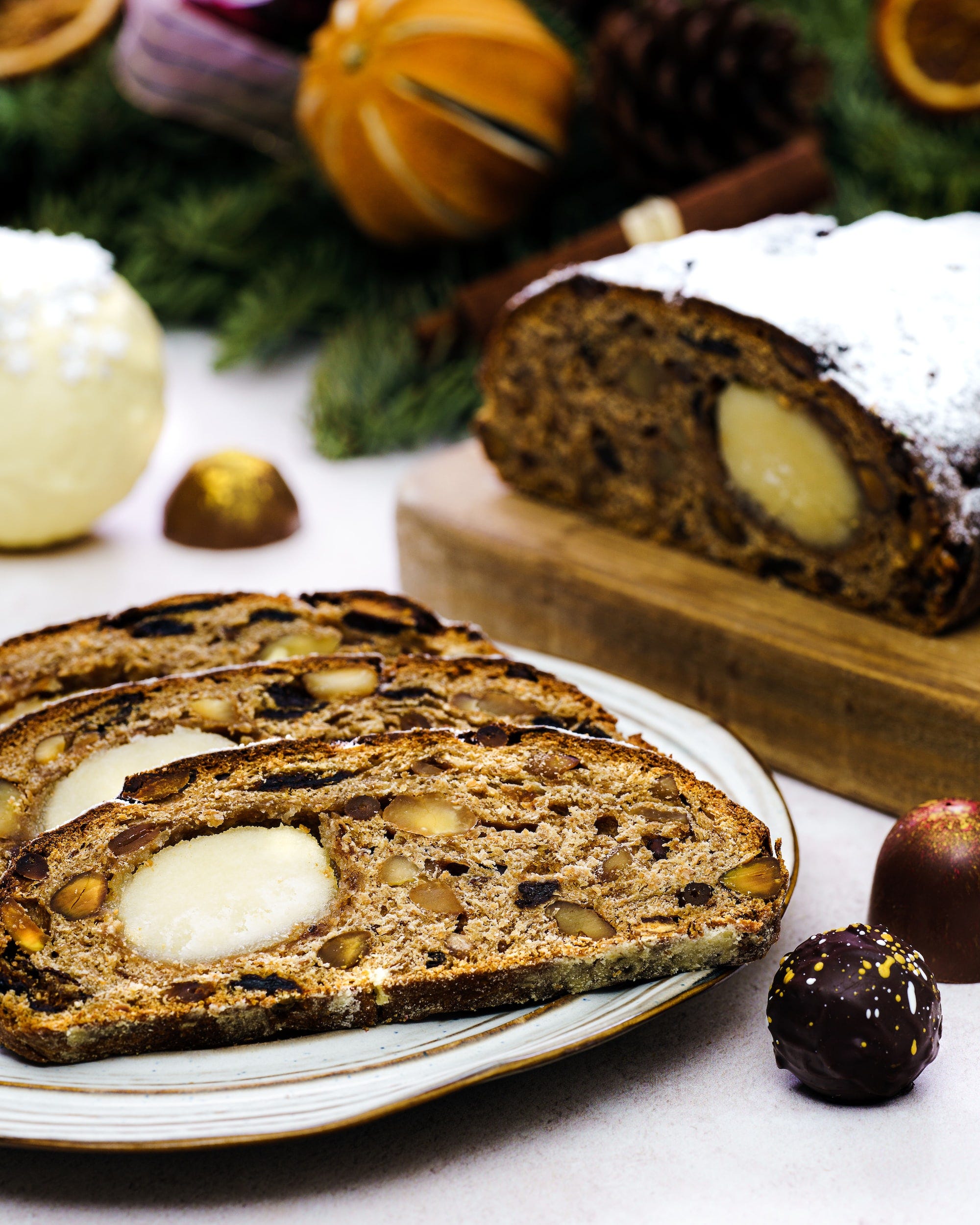 Bread with nutritional yeast that serves as an excellent alternative source of protein