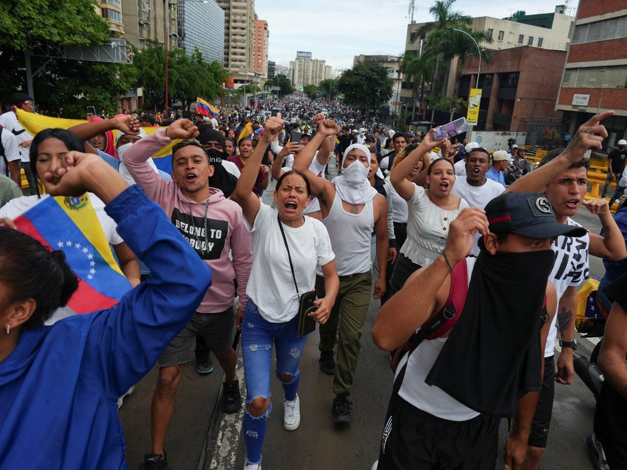 Protestors march in Caracas shouting anti-Maduro slogans | Unrest in Caracas: Protestors Flock Venezuelan Capital City Decrying Electoral Fraud | Mania News