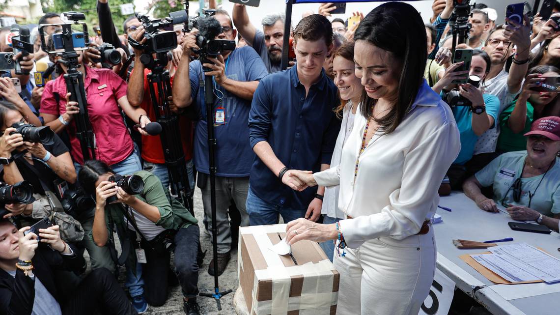 Venezuelan opposition leader Maria Machado casting her vote | Political Unrest in Venezuela: Why are People Protesting in Venezuela? | Mania News