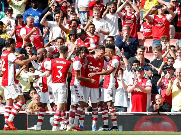 Arsenal celebrating