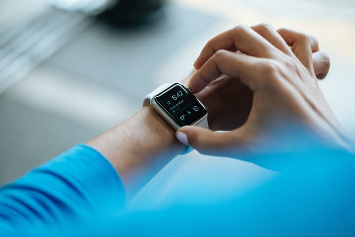The Top 5 Wearable Tech Devices for Achieving Your Health and Fitness Goals in 2023